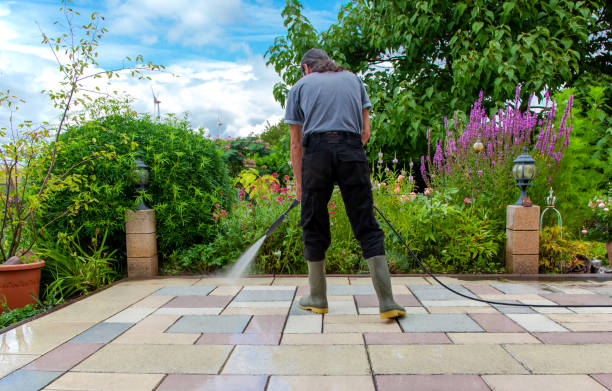 Best Driveway Pressure Washing  in Moses Lake North, WA